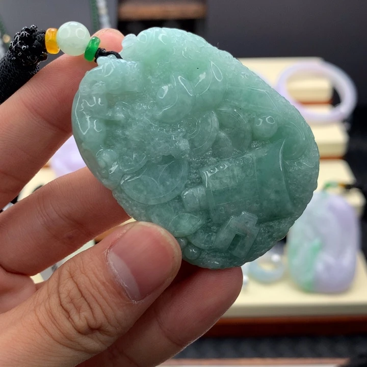 颈饰未镶嵌翡翠吊坠