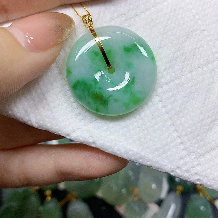 翡翠18K金镶嵌颈饰挂件