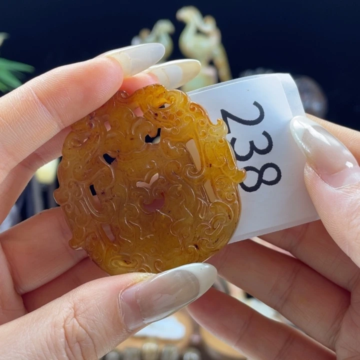 和田玉（糖玉）未镶嵌挂件