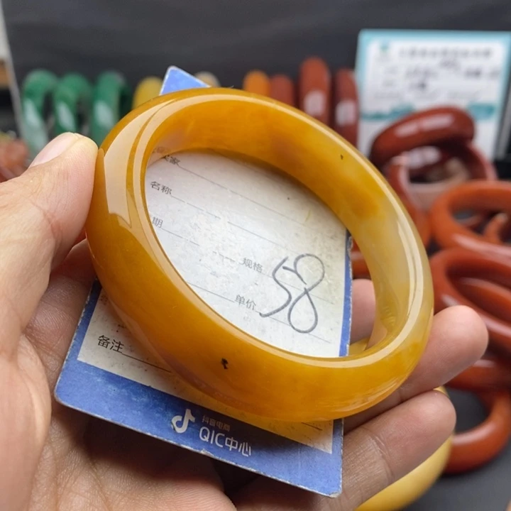未镶嵌手镯石英质玉