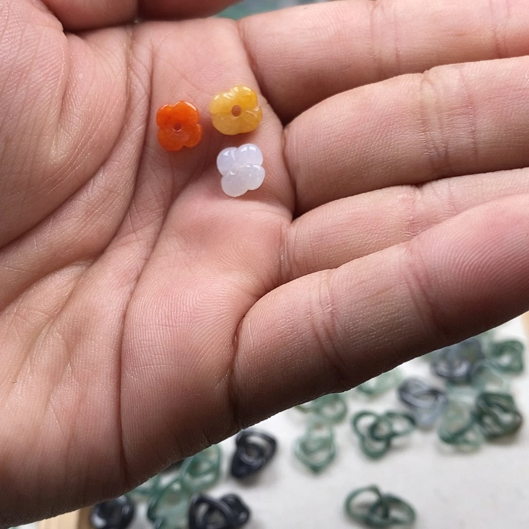 翡翠颈饰未镶嵌开*酱小提溜