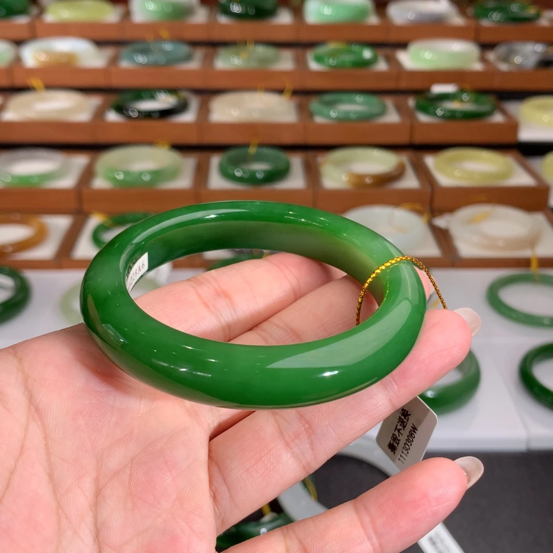 和田玉（碧玉）未镶嵌手镯