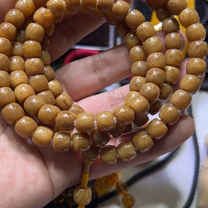 冷***果琥珀未镶嵌颈饰琥珀手串