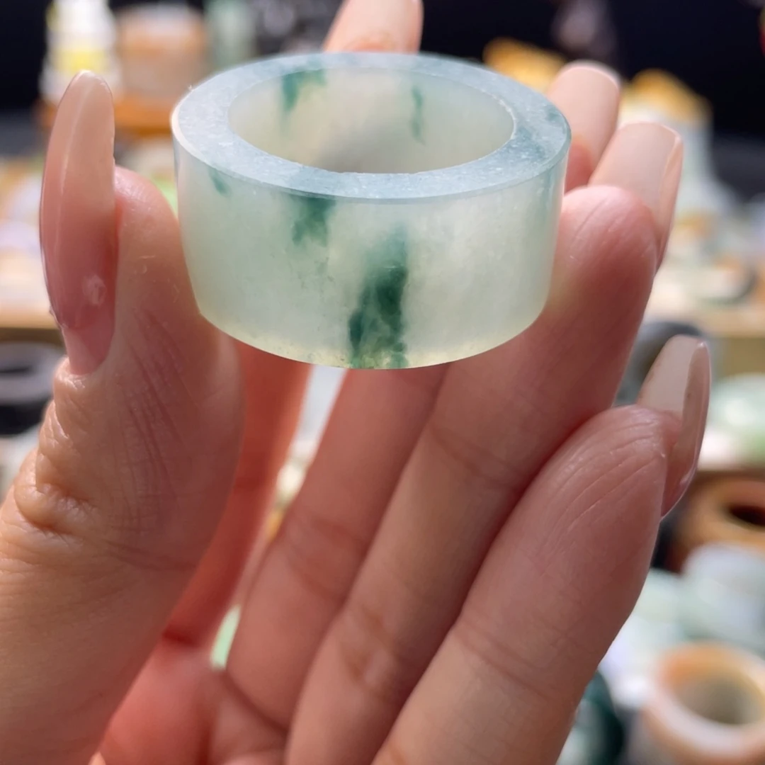 定制翡翠未镶嵌戒指
