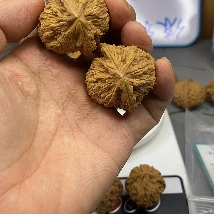 文玩核桃把件刘*南将石