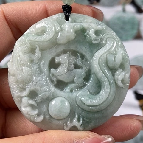 翡翠颈饰未镶嵌龙马精神两面工福利