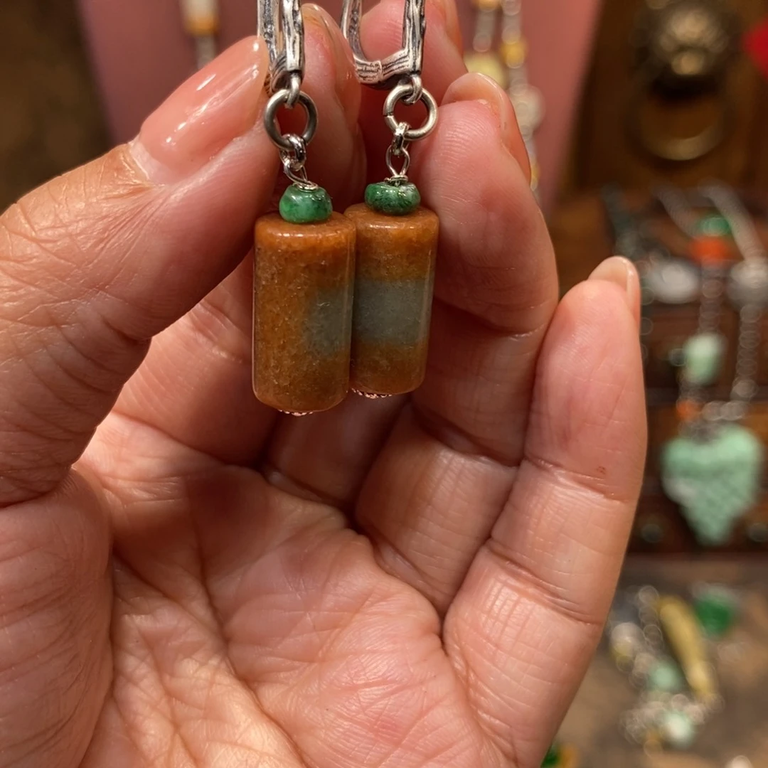 翡翠吊坠(赠链)未镶嵌