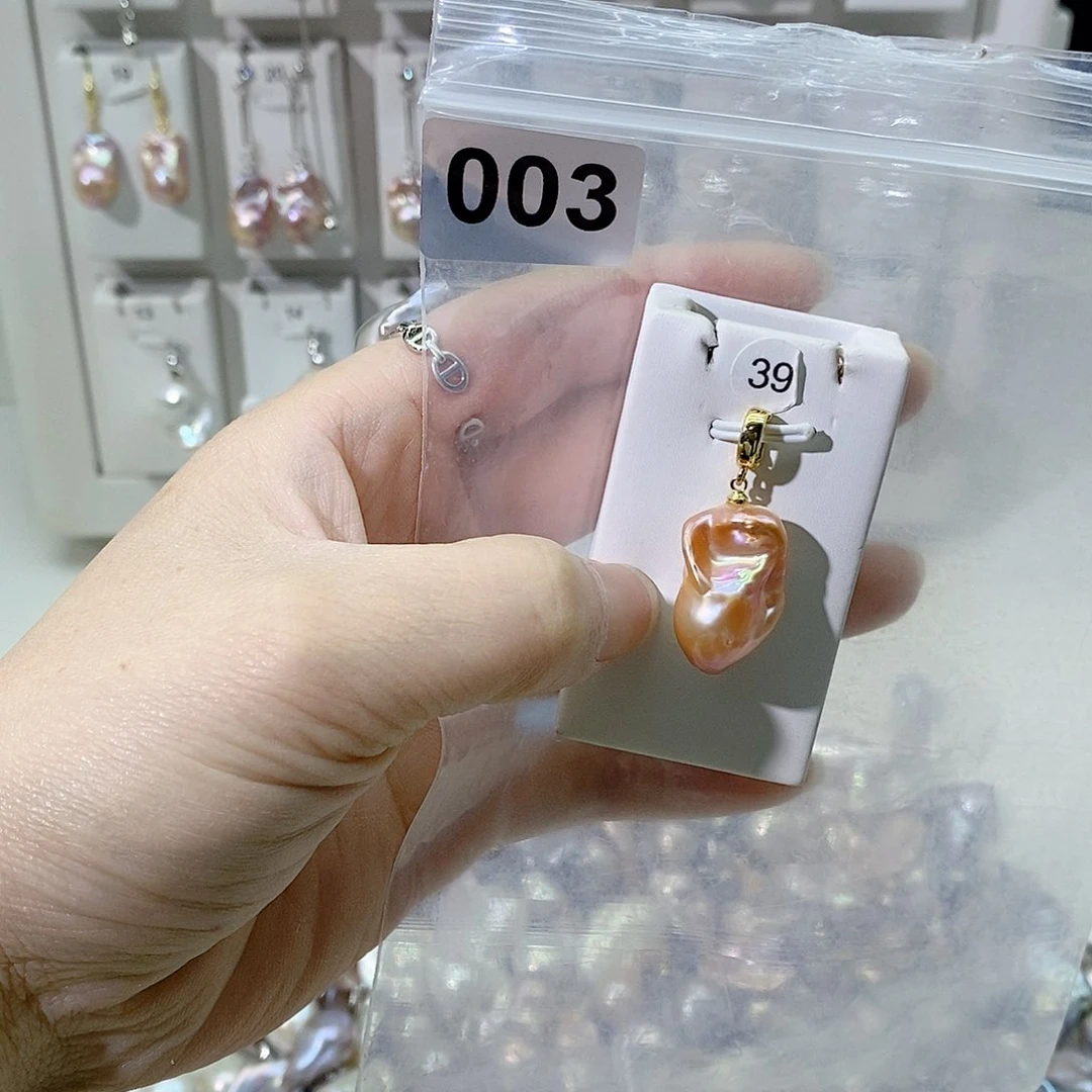 淡水珍珠合金颈饰