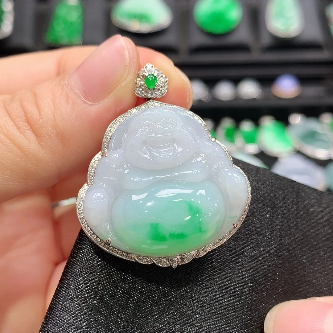 翡翠18K金镶嵌颈饰佛公