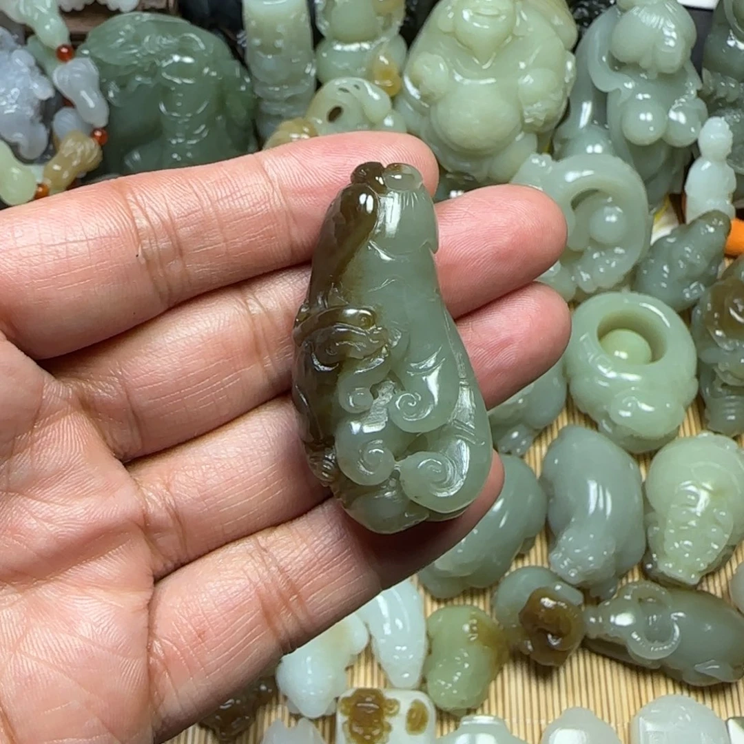 未镶嵌和田玉挂件