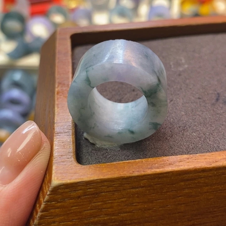 未镶嵌定制翡翠翡翠