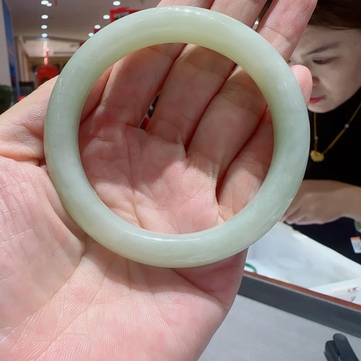 未镶嵌手镯和田玉83