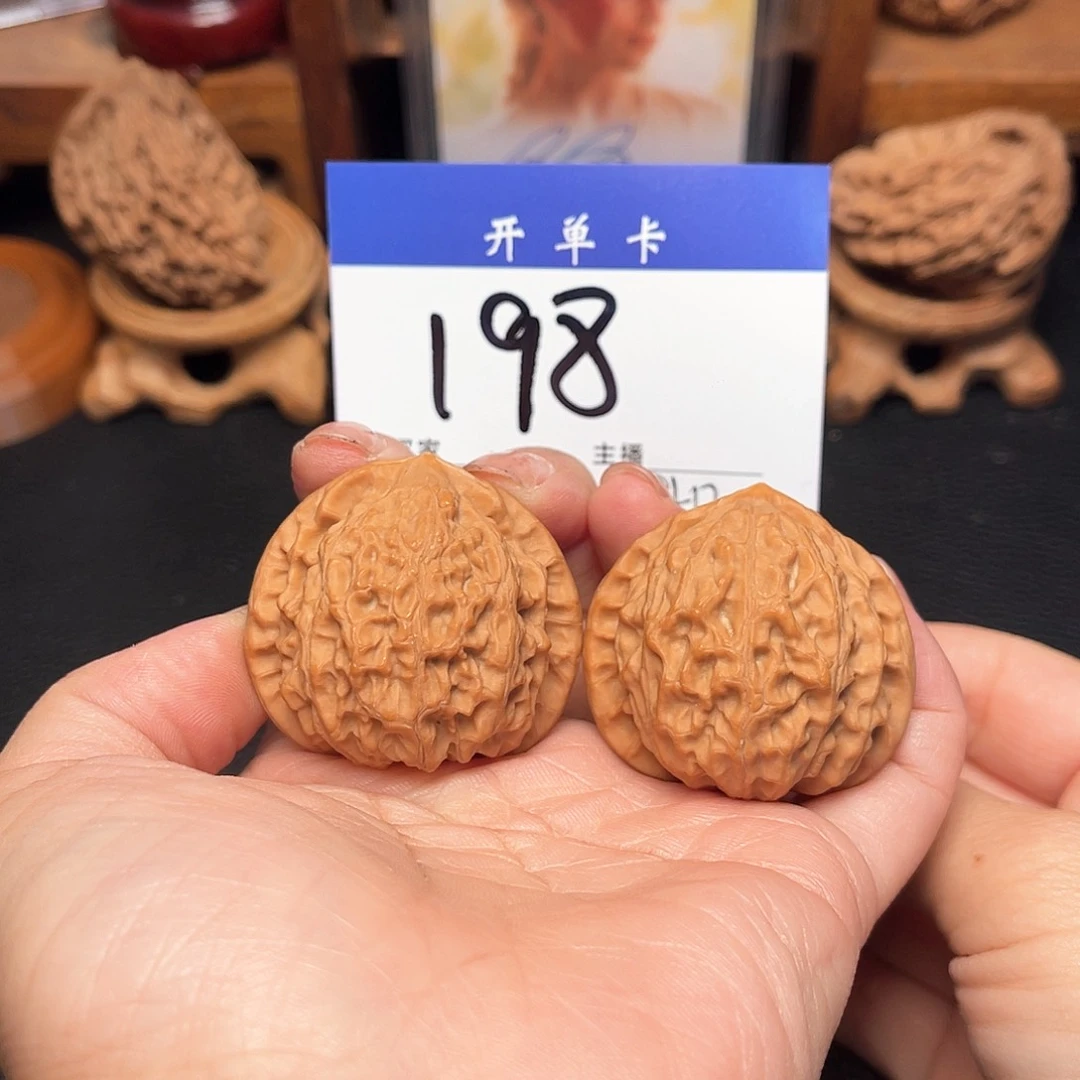 吊坠文玩核桃金牛40尺。
