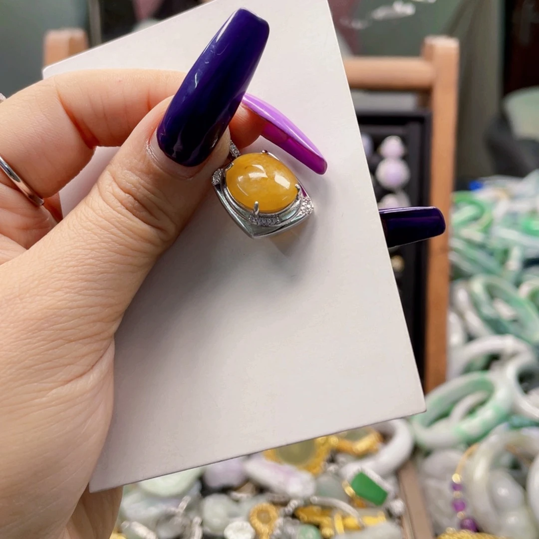 翡翠未镶嵌颈饰天然翡翠Ａ货