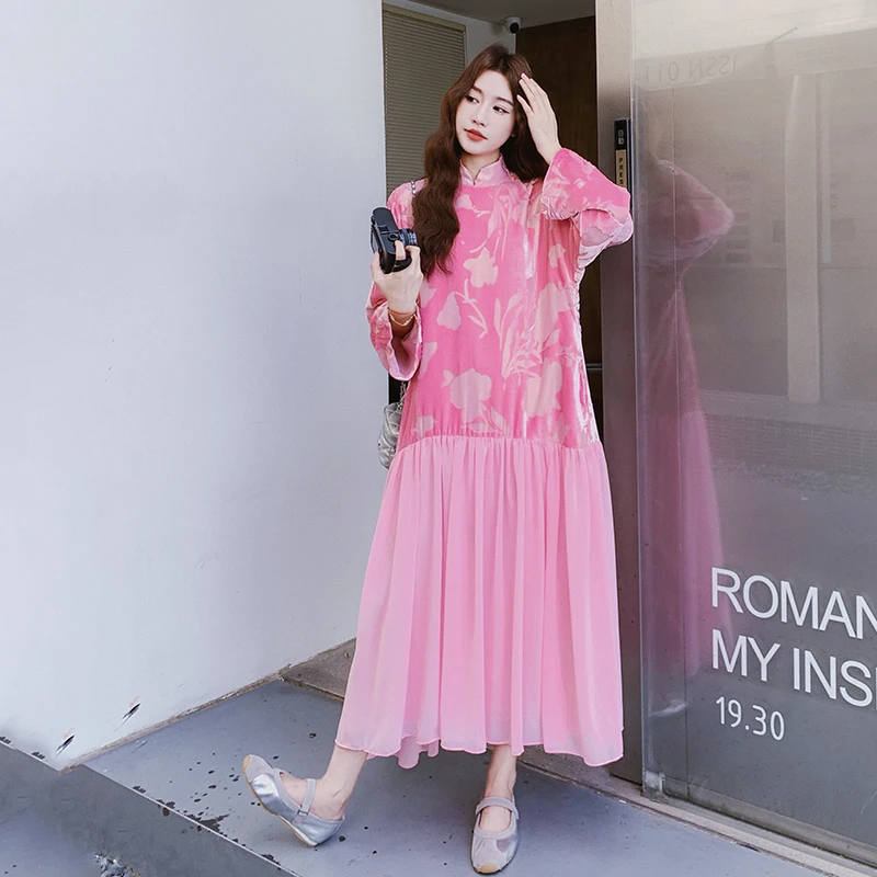 新中式国风粉色长裙气质连衣裙女2025秋季新款蕾丝巨长袖流行裙子