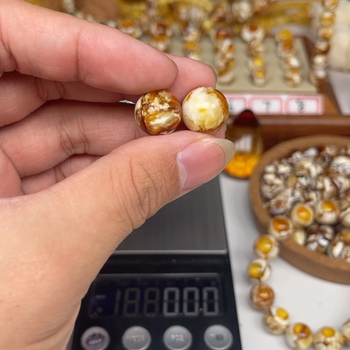 琥珀裸石未镶嵌高**谁88号