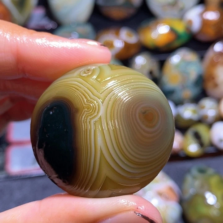 未镶嵌玛瑙/玉髓珠宝奇石