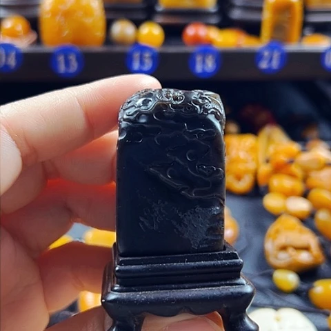 田黄石水*道黑田石印章