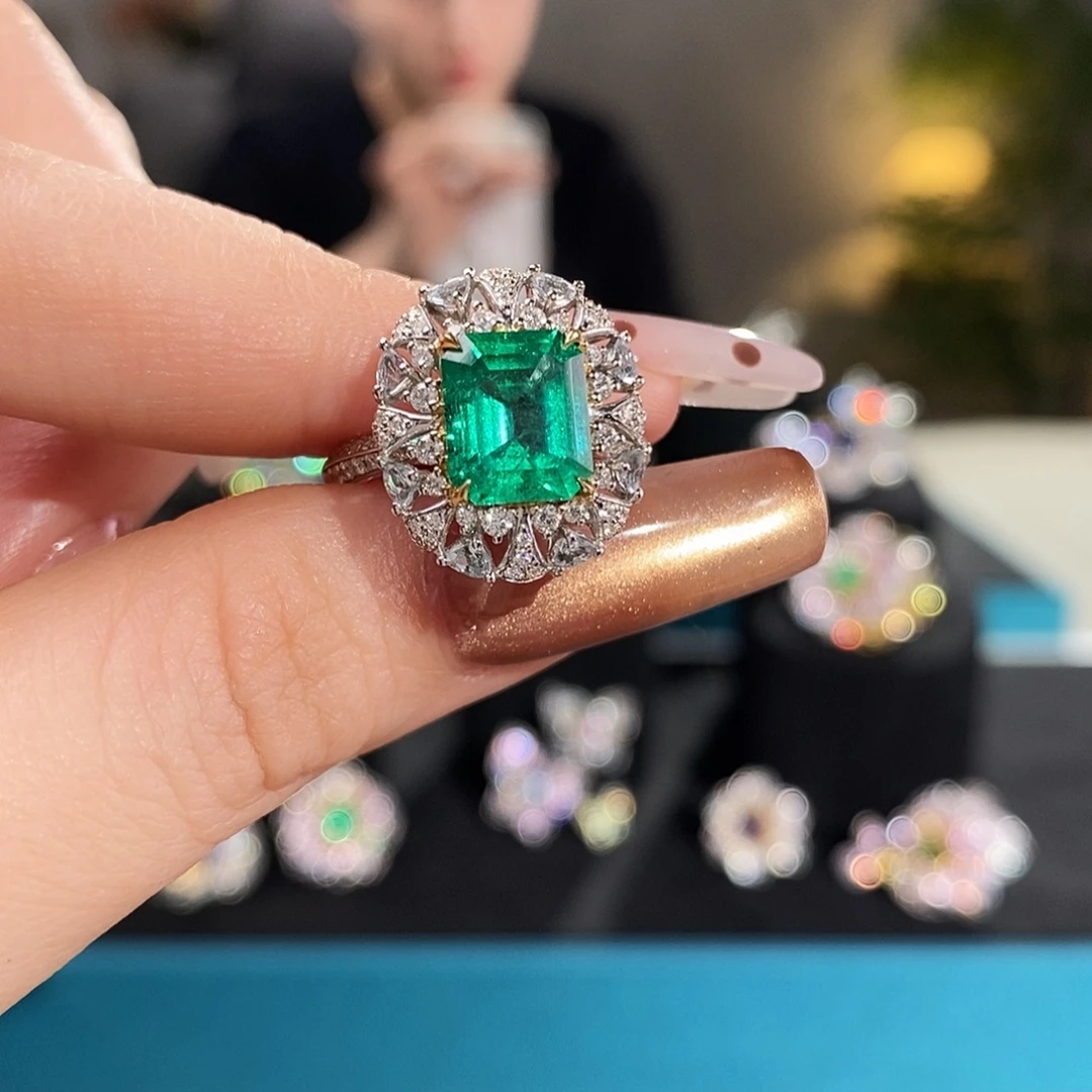 18K金镶嵌祖母绿戒指2.16ct