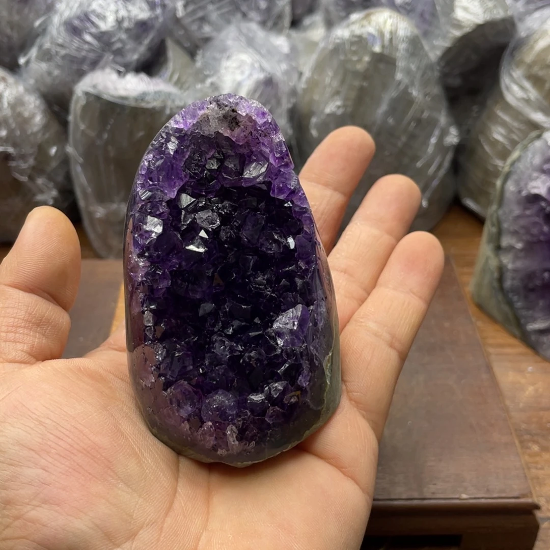 未镶嵌水晶大型摆件（非配饰）