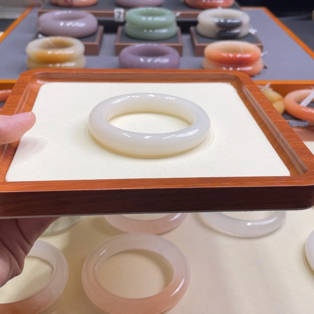 石英质玉手镯未镶嵌如****e