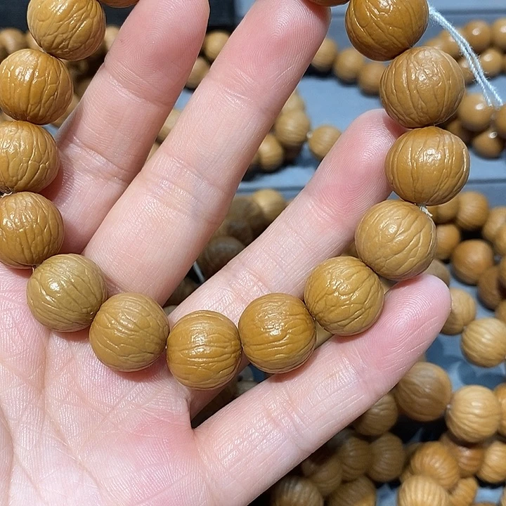 猴头核桃手串诸****司聚宝盆