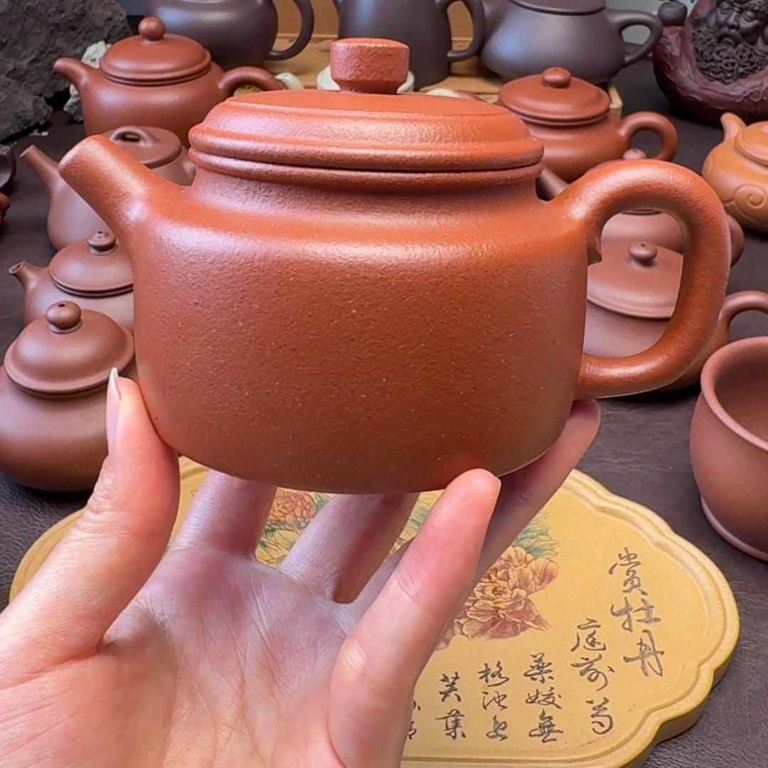 放***路茶壶紫砂红将坡泥  德中  微瑕230