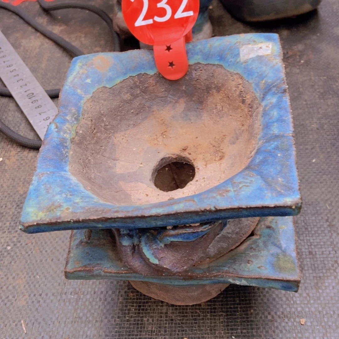 燕***儿花盆两个。