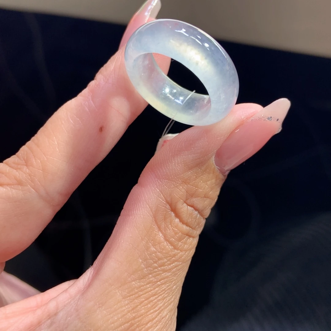 翡翠戒指未镶嵌翡翠