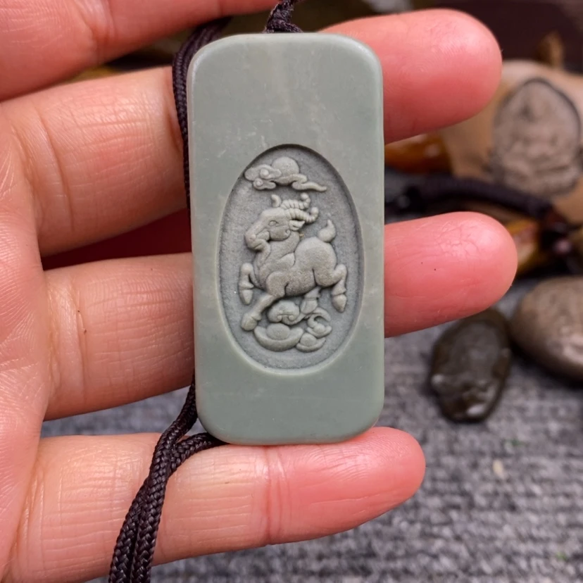 【闪购商品】原石雕刻手把件