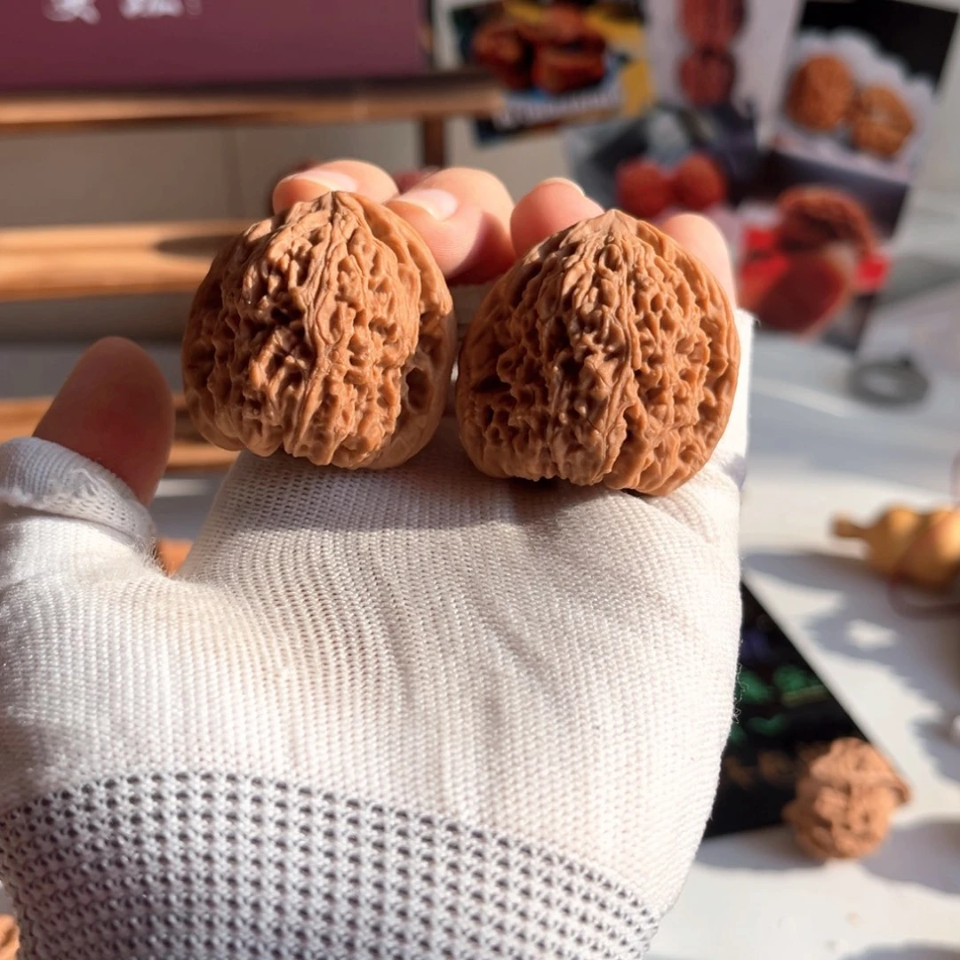 文玩核桃吊坠南疆