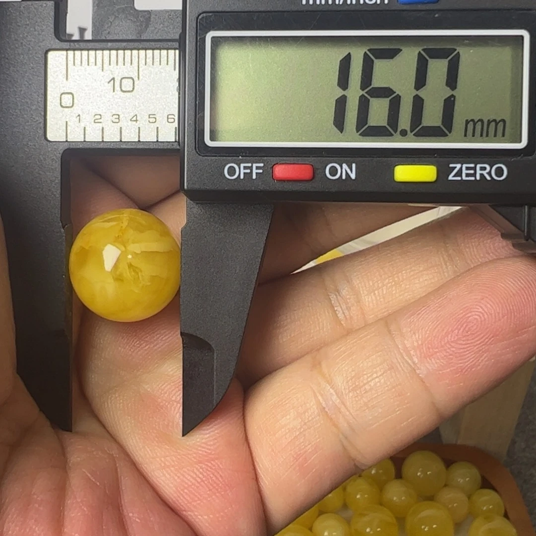 琥珀未镶嵌裸石微瑕单珠014