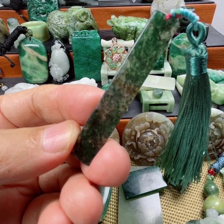 独山玉未镶嵌珠宝半成品