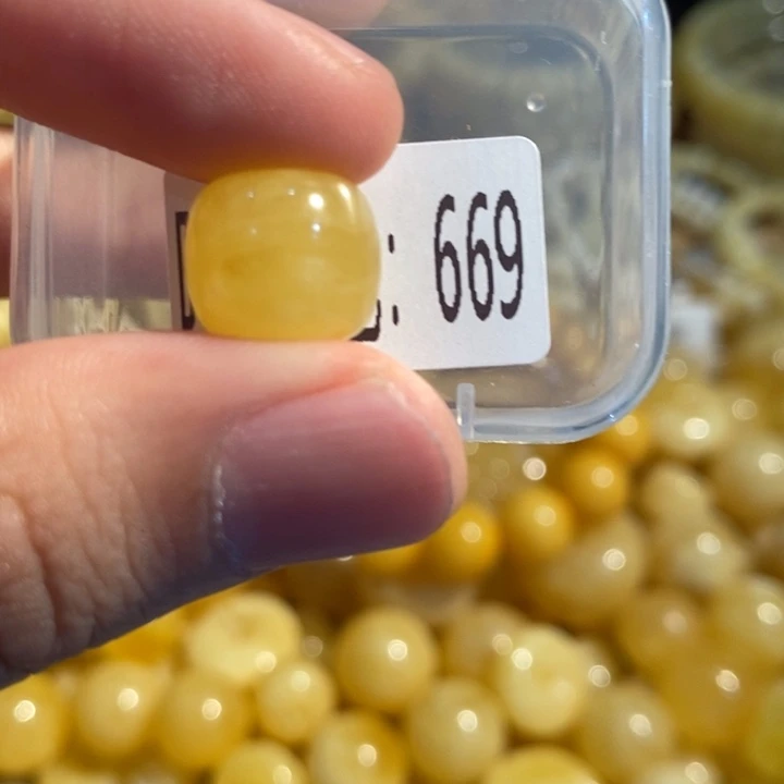 琥珀未镶嵌珠宝奇石669