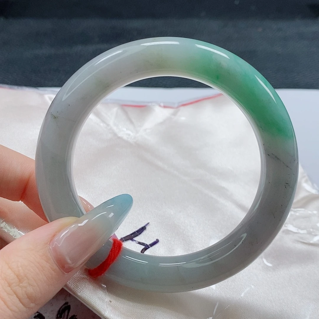 【闪购商品】未镶嵌手镯（圆镯）翡翠576号