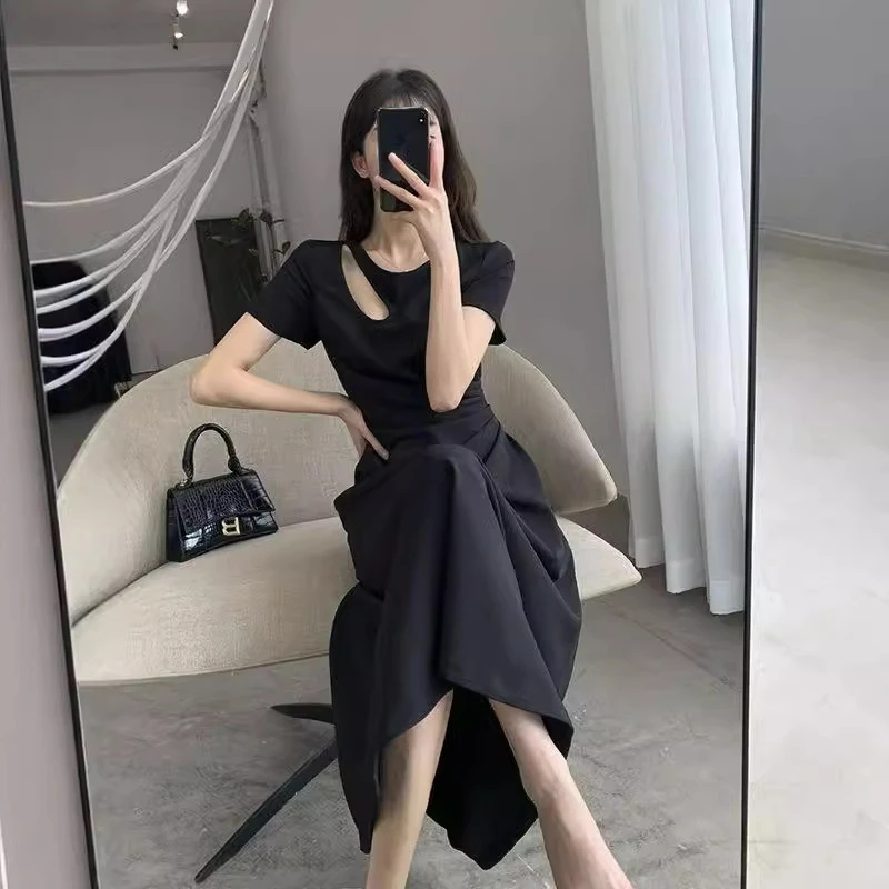 连衣裙女2025夏季新款镂空法式气质显瘦设计收腰赫本风长裙夏小众