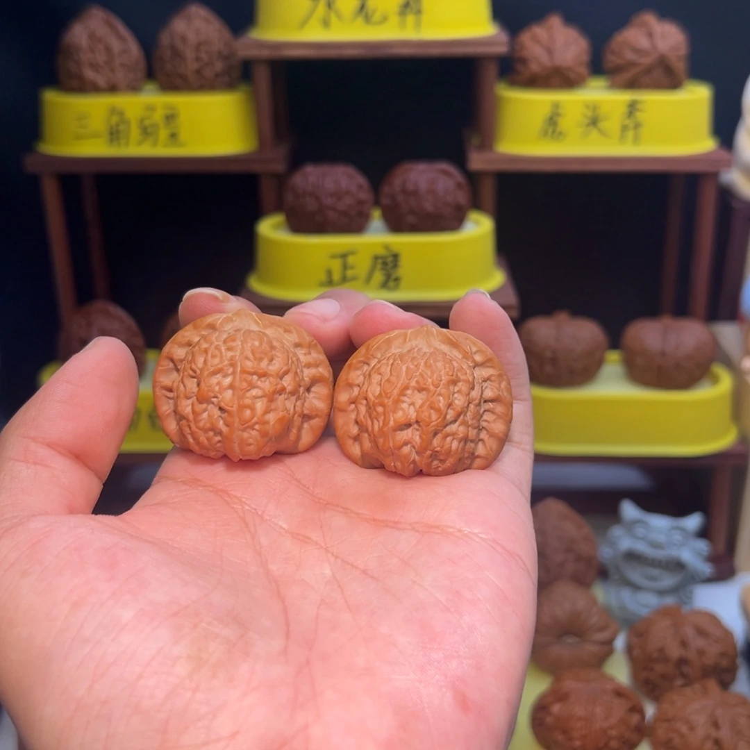 小****文玩核桃吊坠全品36.5血麒麟