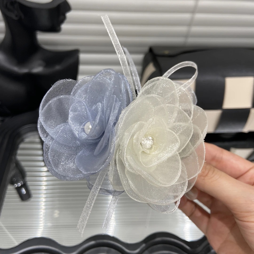 E4503 山茶双生花一字大鸭夹小香风韩系仙气～高级感精美女饰