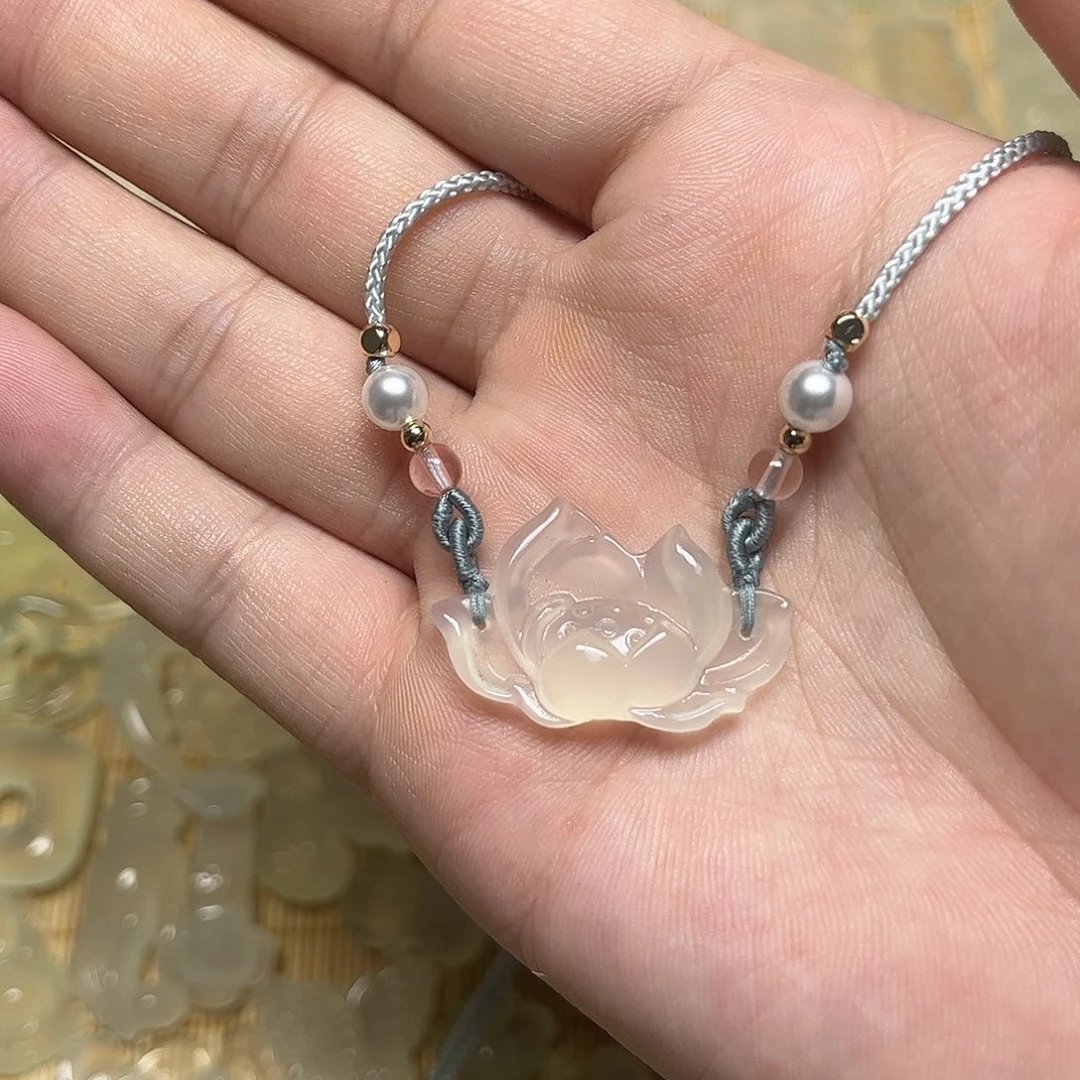 蛇纹石玉未镶嵌颈饰