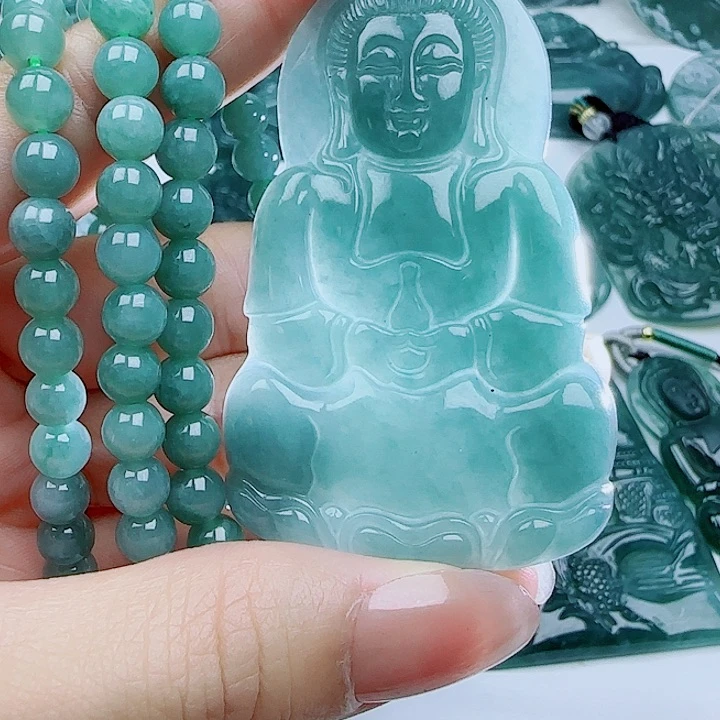 翡翠未镶嵌颈饰多样性发货天然的A货翡翠