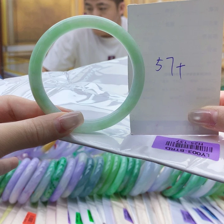 翡翠手镯未镶嵌ghh