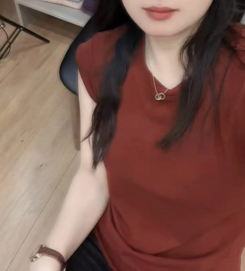 七言家 巨好看!显白胭脂红显百搭小飞袖@