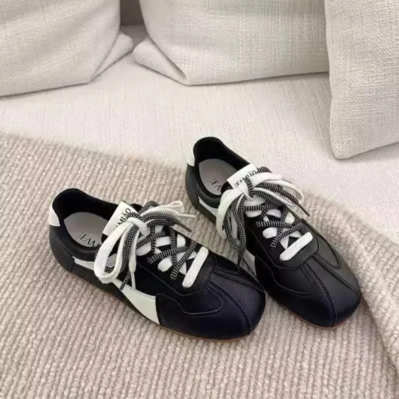 德训鞋女款2025新款平底舒适小白鞋学院风休闲鞋时尚轻便阿甘鞋子