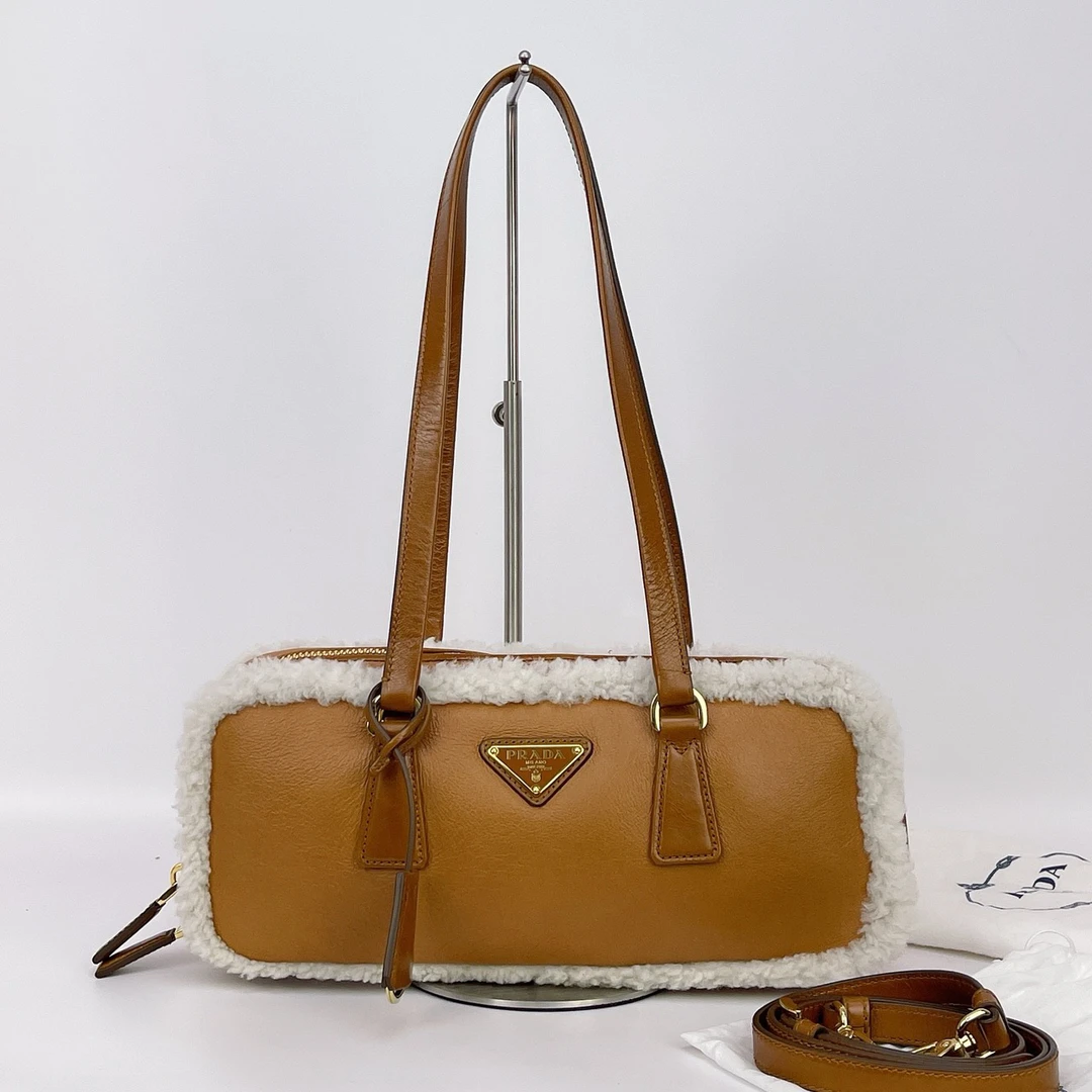 95新 Prada/普拉达 普拉达 棕色羊毛单肩包底长27 C078