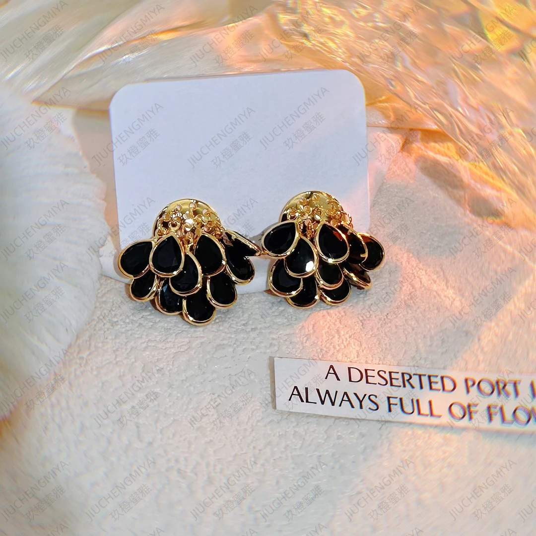 铜合金耳饰 瞬影CH93时尚气质百搭高级感复古黑色小众精致女耳环