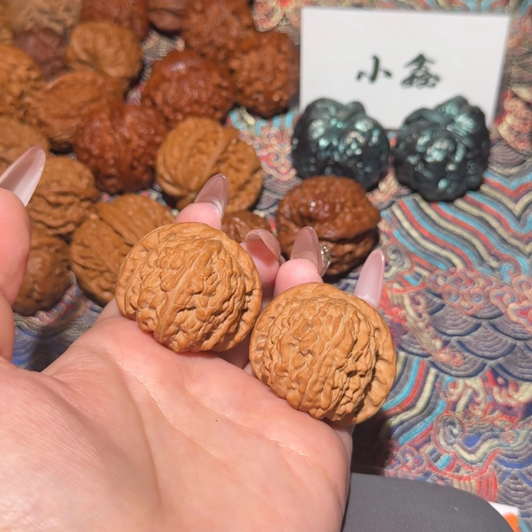 文玩核桃把件1802号39闷白闷白文玩核桃