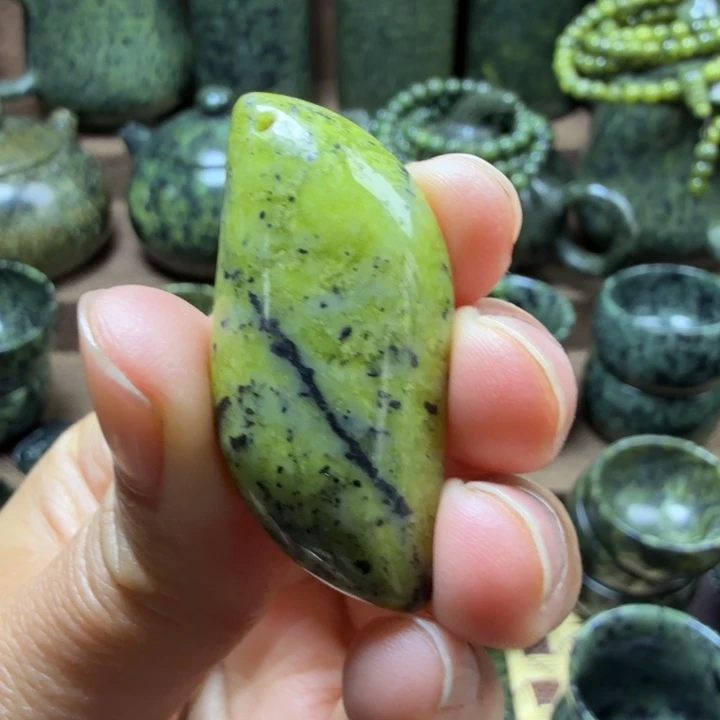 蛇纹石玉未镶嵌药王石能量养生杯子