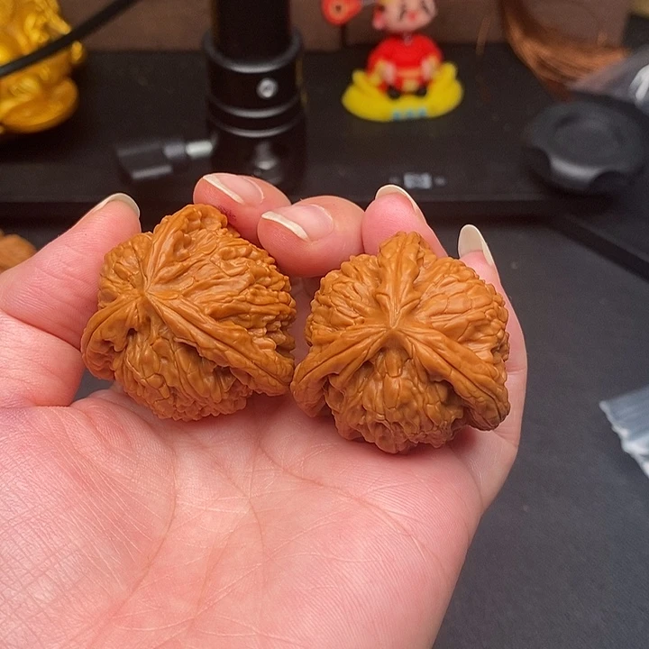 木***～文玩核桃把件白奔