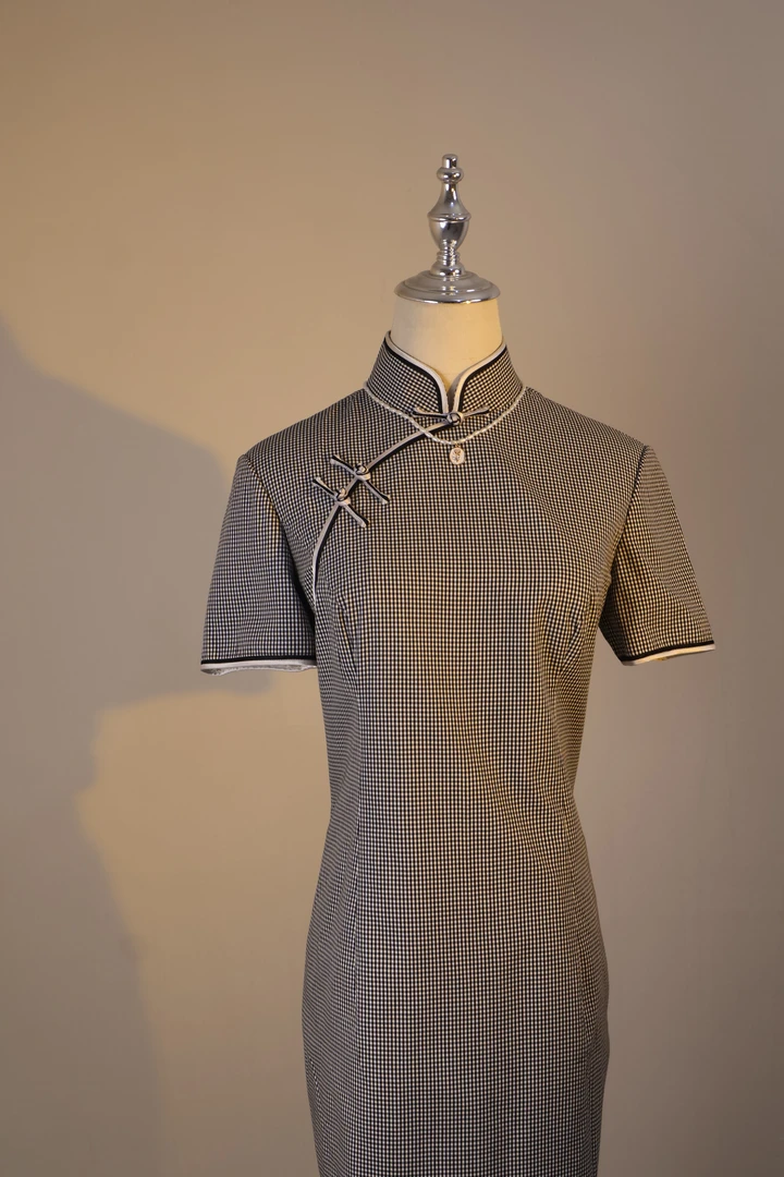 日常新中式中国风格子提花圆襟旗袍设计师夏季民族风常规袖