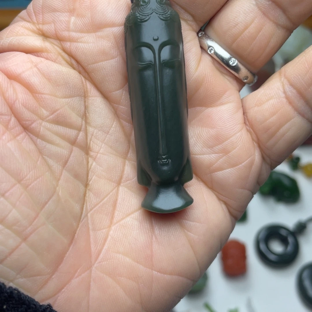 雲***士和田玉未镶嵌颈饰